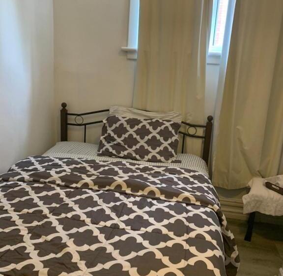 بنسيون Ottawa Downtown Rooms Steps To Ottawau