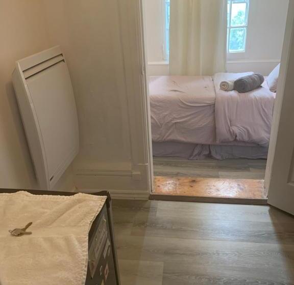 بنسيون Ottawa Downtown Rooms Steps To Ottawau