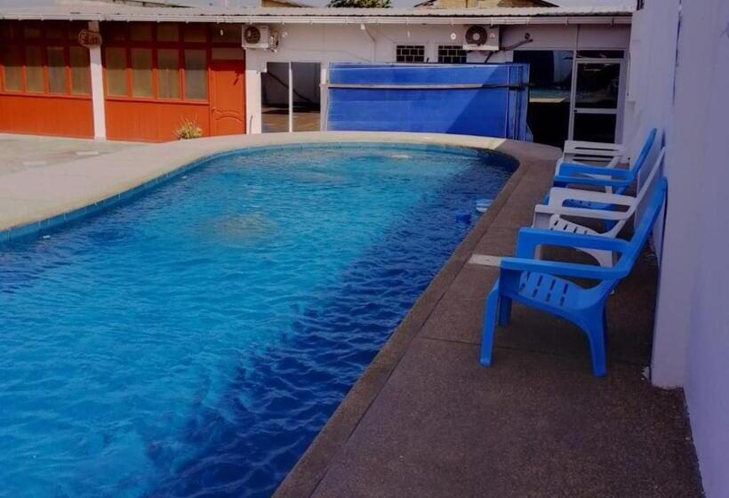 פנסיון Residencia Familiar Galeon