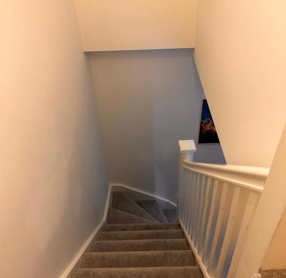 펜션 Rooms In London Next To Tube And Wimbledon