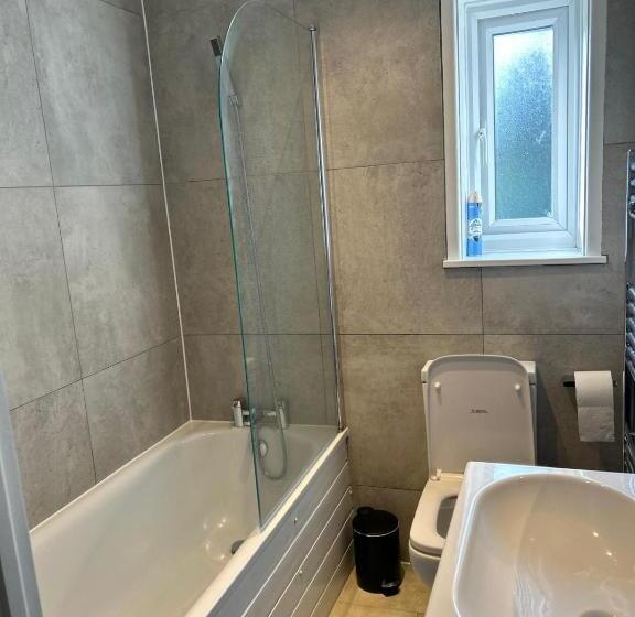 Пансион Rooms In London Next To Tube And Wimbledon
