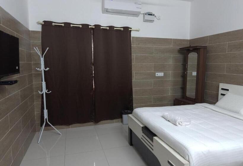 ペンション The Elite Inn