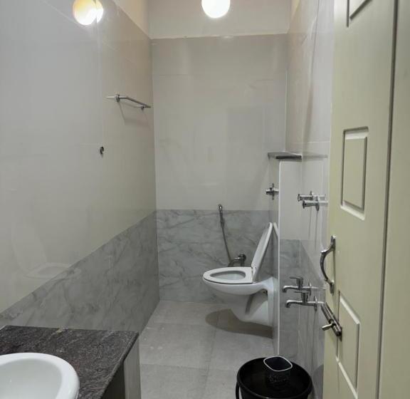 ペンション The Elite Inn