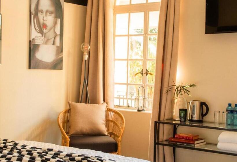 ペンション The White Castle