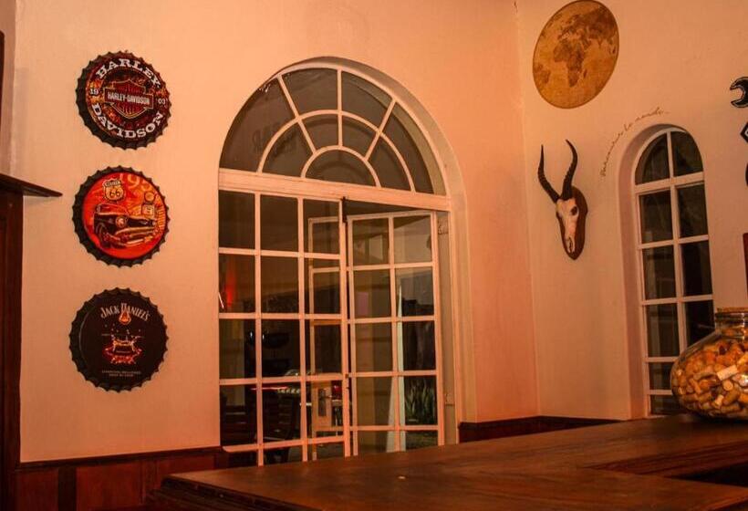 ペンション The White Castle