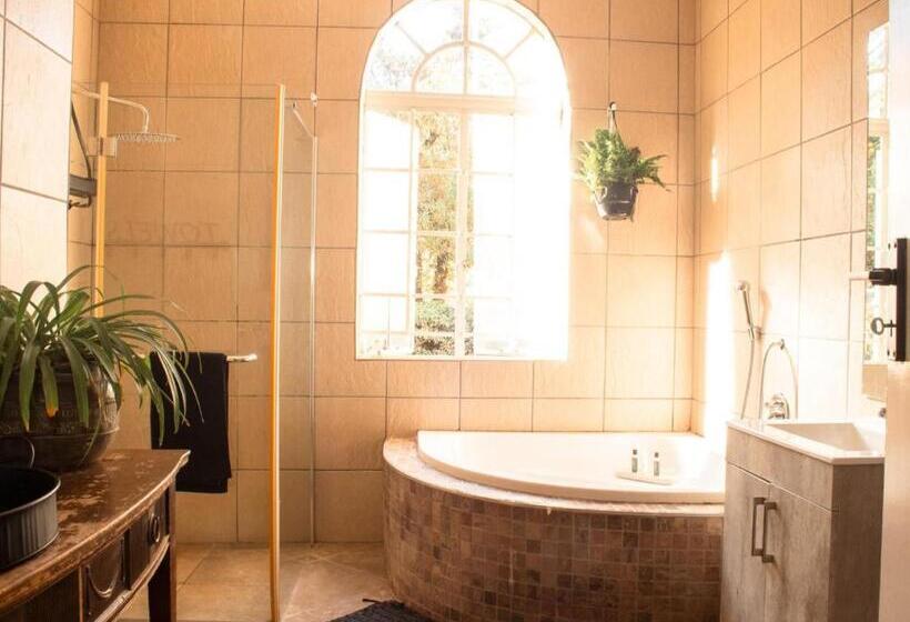 ペンション The White Castle