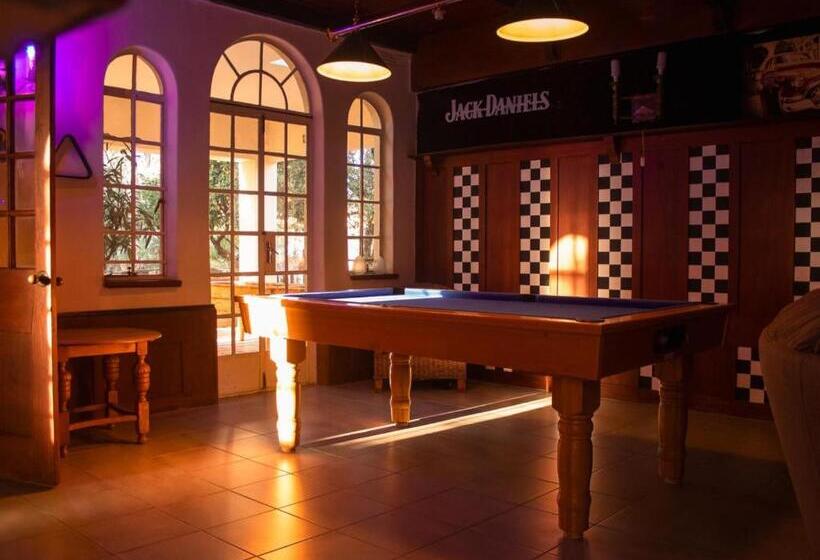 ペンション The White Castle