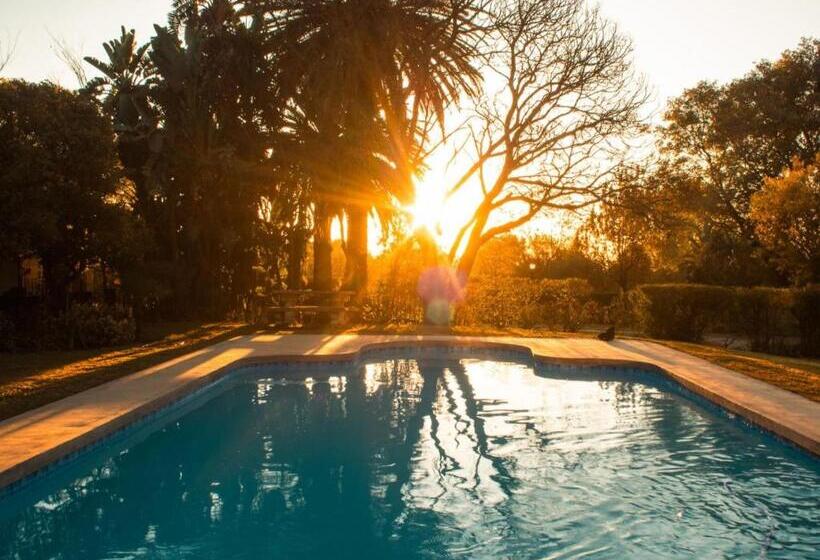 ペンション The White Castle