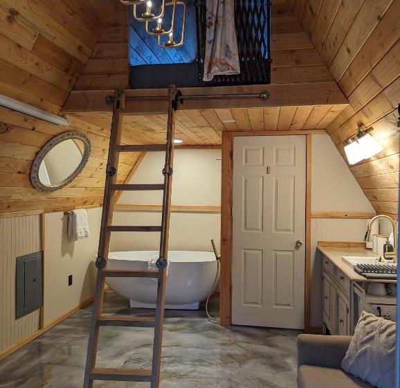 ペンション Tree Ring Cabin On 33 Acres