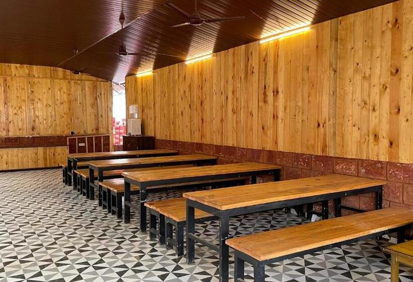 منتجع Pra Tiksha Farm