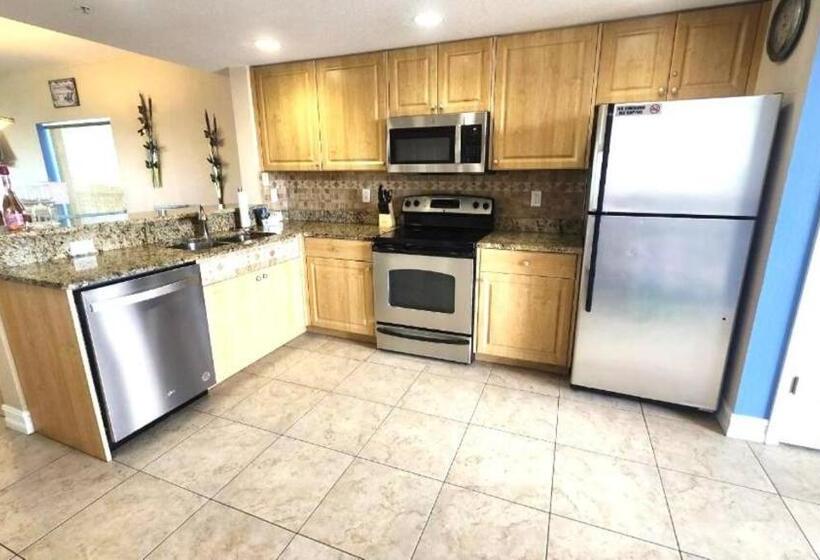 Sunset Sands From Oasis Getaways