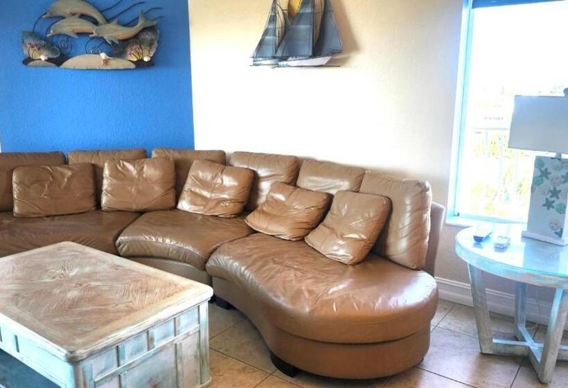 Sunset Sands From Oasis Getaways