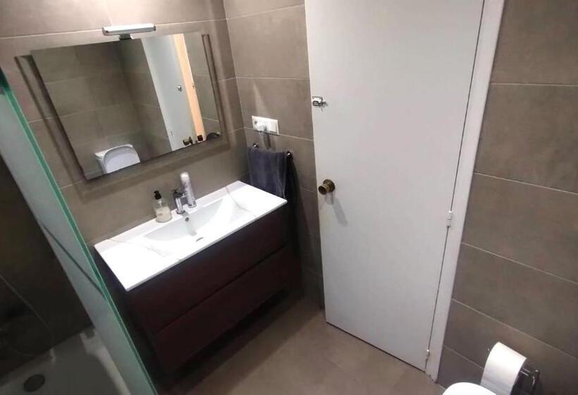 هاستل Private Rooms Poble Sec