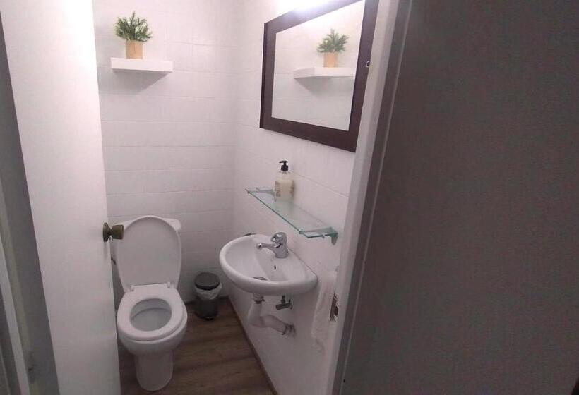 هاستل Private Rooms Poble Sec