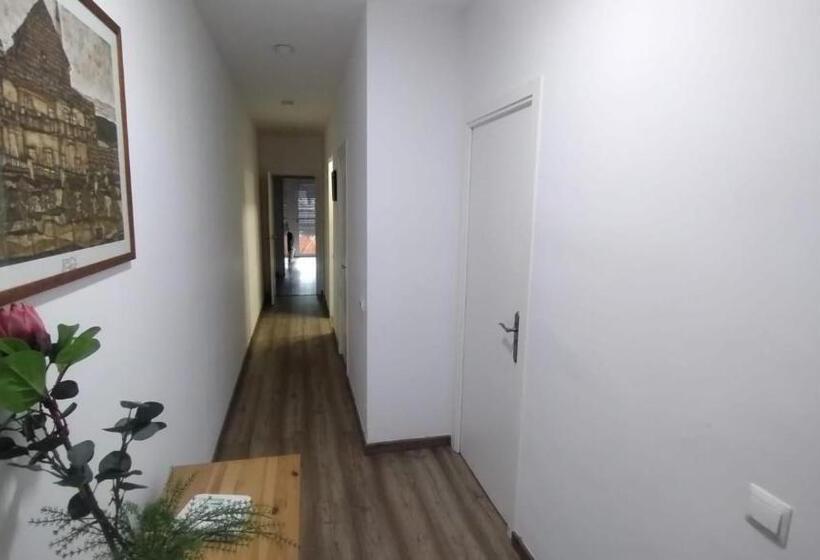 هاستل Private Rooms Poble Sec