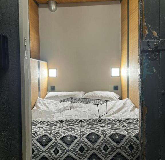 Swed Cab Embassy Hostel