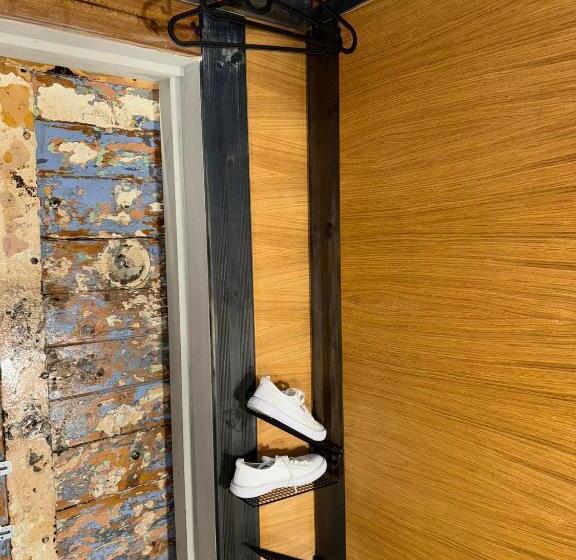 Swed Cab Embassy Hostel