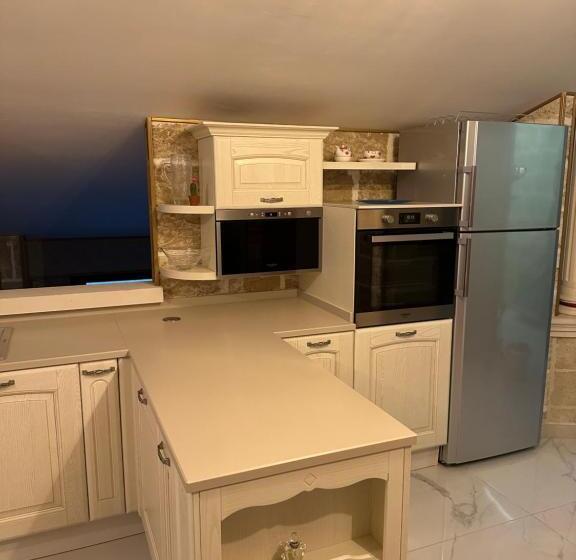 مبيت وإفطار Castlehawk Resort