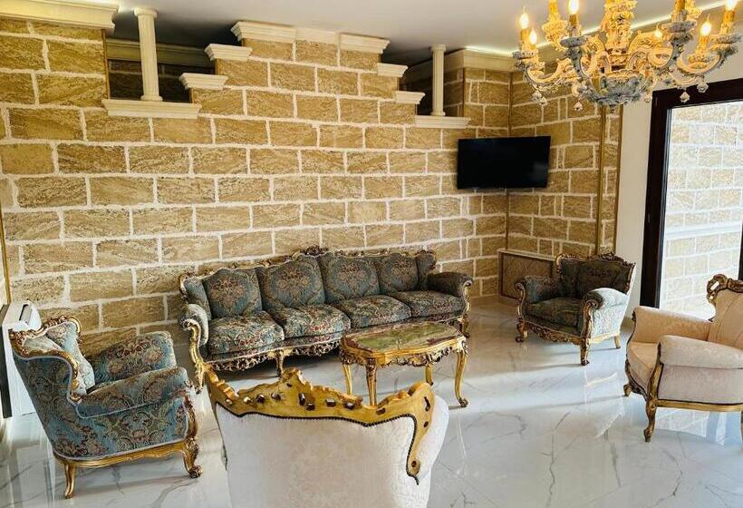 צימר Castlehawk Resort