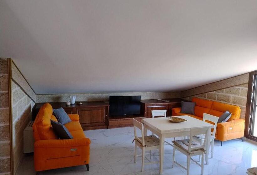 צימר Castlehawk Resort