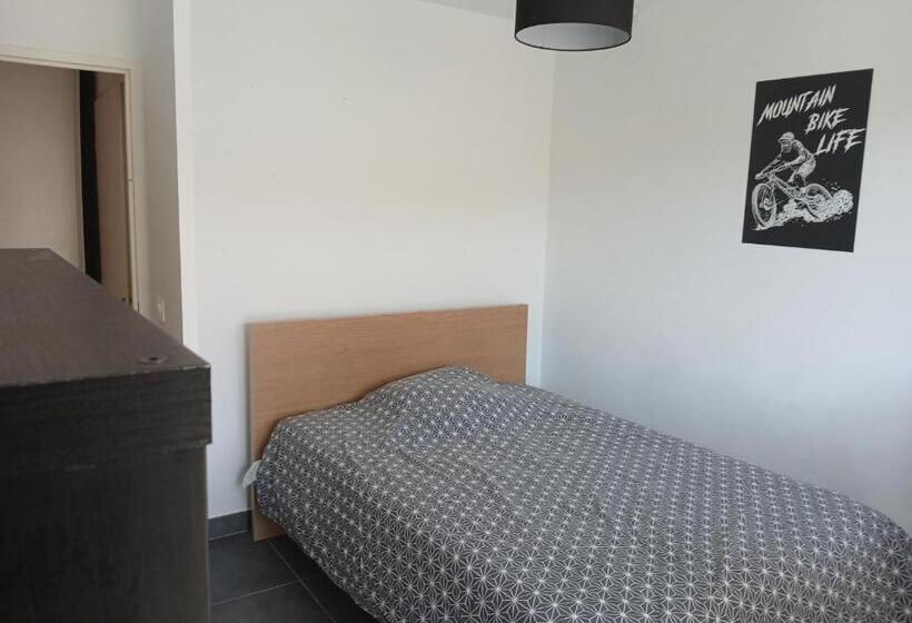 تختخواب و صبحانه Chambre Meublee