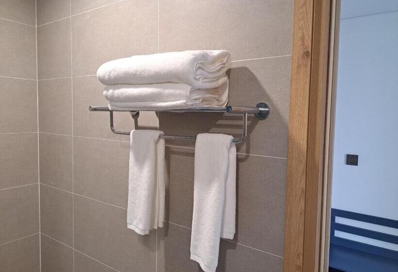 تختخواب و صبحانه Haitienib303