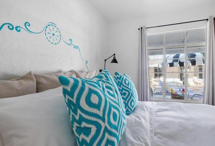 Designer Glam Hotel Near Downtown Fun And Vibey