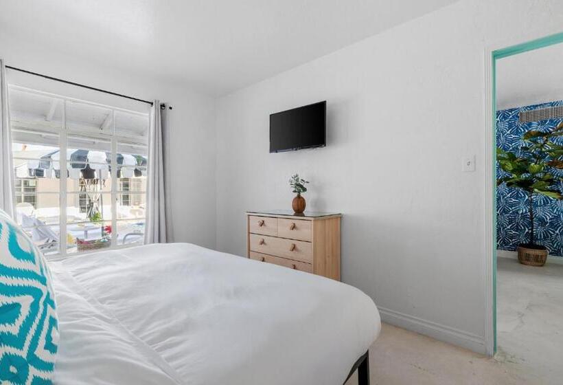 Designer Glam Hotel Near Downtown Fun And Vibey