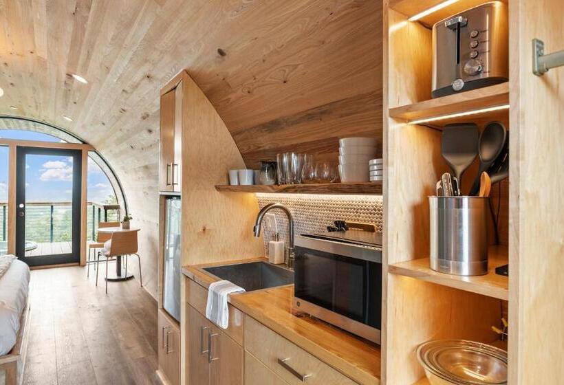 Designer Glam Hotel Near Downtown Fun And Vibey