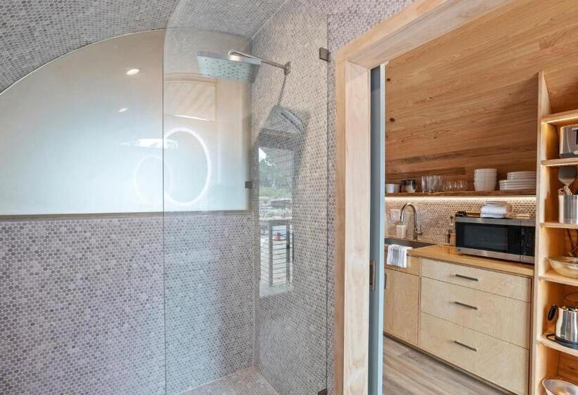 Designer Glam Hotel Near Downtown Fun And Vibey