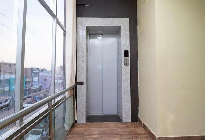 فندق Ashish Park