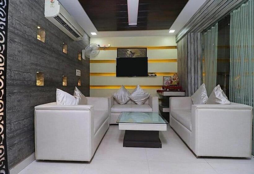 فندق Ashish Park