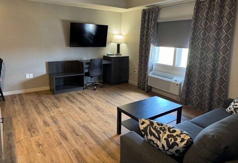 هتل Baymont By Wyndham West Edmonton