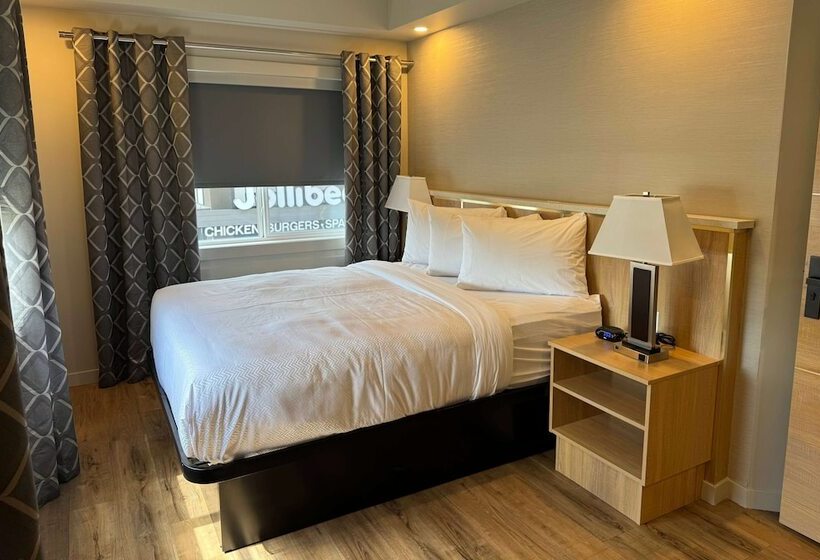 هتل Baymont By Wyndham West Edmonton