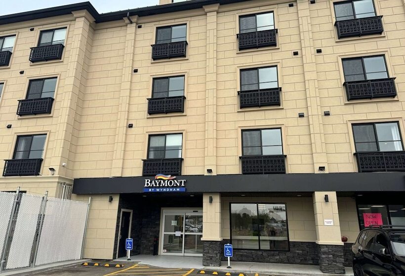هتل Baymont By Wyndham West Edmonton