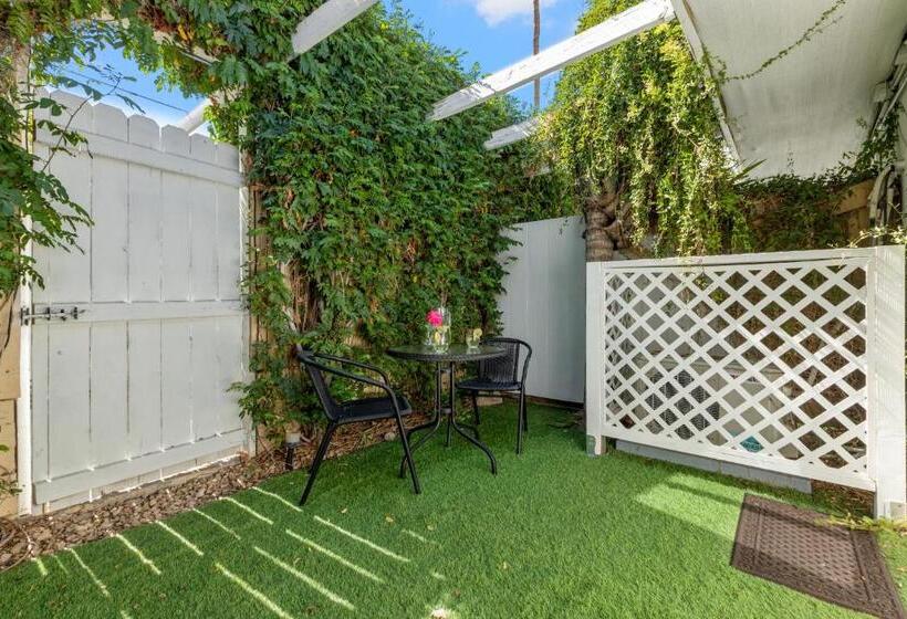 בית מלון כפרי Best Location Most Glamorous Ps Poolside Stay