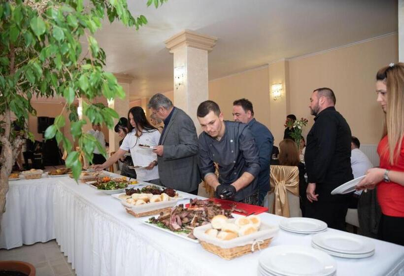 Отель Domeniile Negrea By Insieme Grand Resort