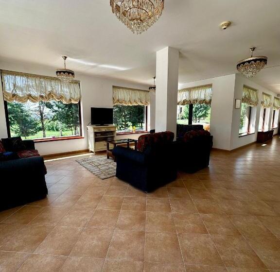 Отель Domeniile Negrea By Insieme Grand Resort