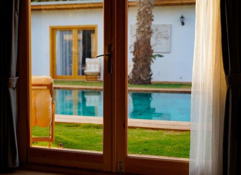 هتل Epicure By Buka