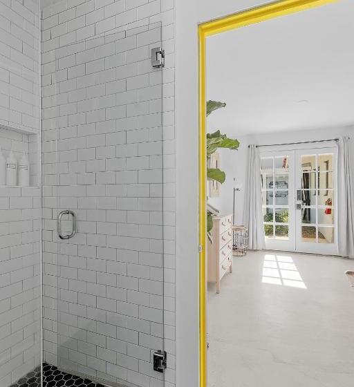 هتل Famous Landscape Architects Poolside Oasis