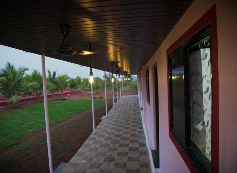 בית מלון כפרי Kanti Farms Badlapur