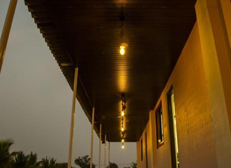 בית מלון כפרי Kanti Farms Badlapur