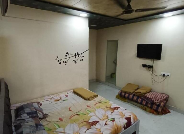 בית מלון כפרי Kanti Farms Badlapur