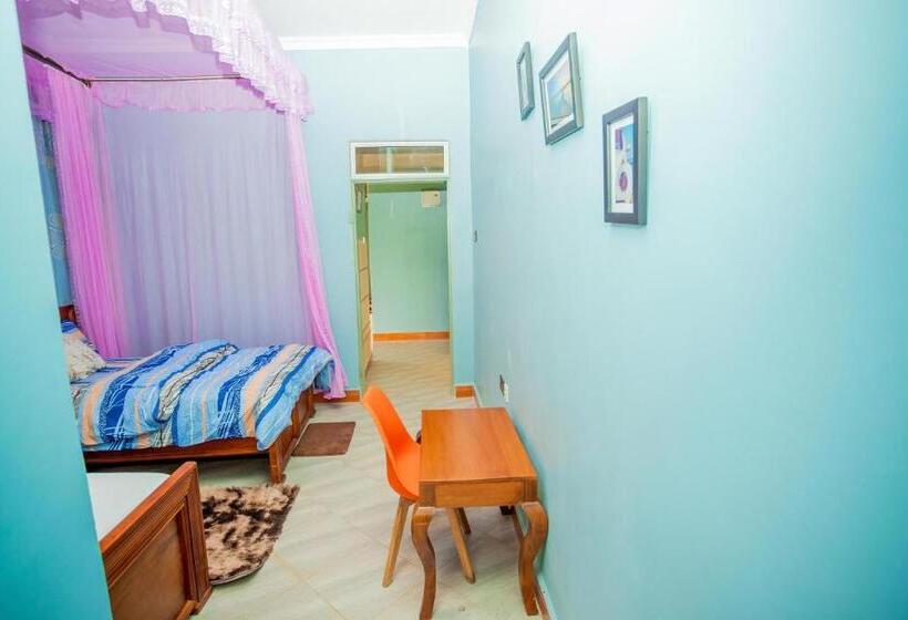 בית מלון כפרי Kilimanjaro Home Of Travelers