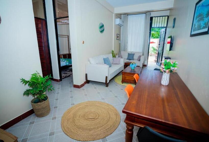 בית מלון כפרי Kilimanjaro Home Of Travelers