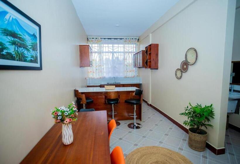 בית מלון כפרי Kilimanjaro Home Of Travelers