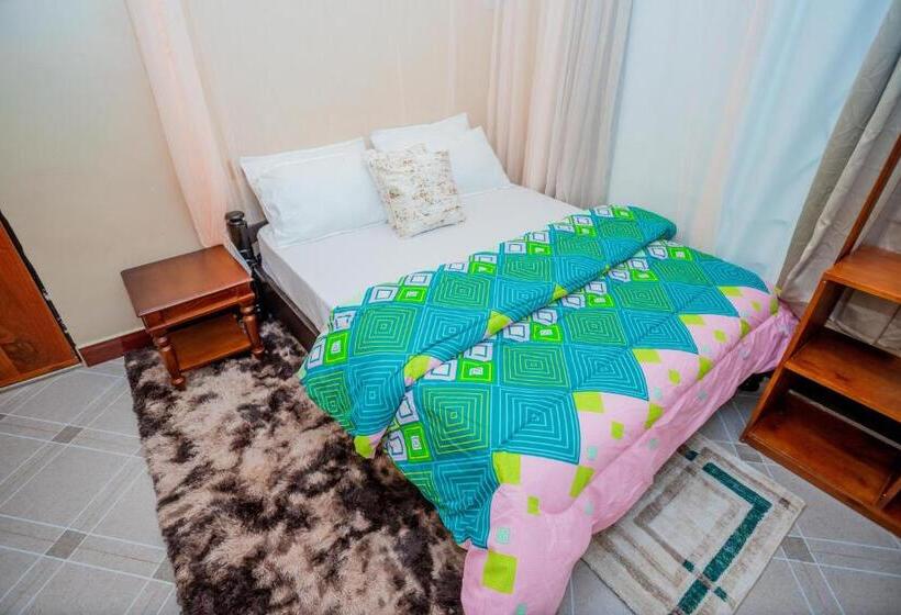 בית מלון כפרי Kilimanjaro Home Of Travelers