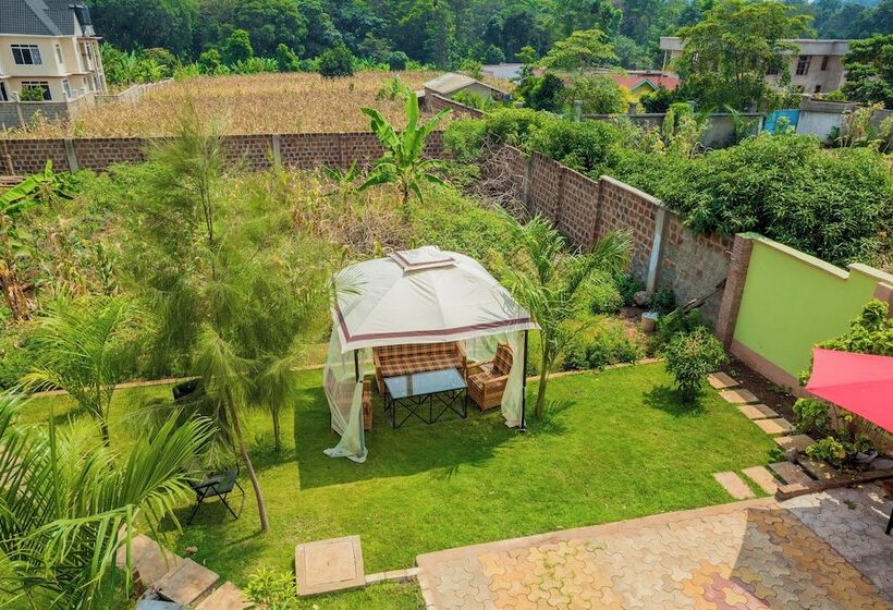 בית מלון כפרי Kilimanjaro Home Of Travelers