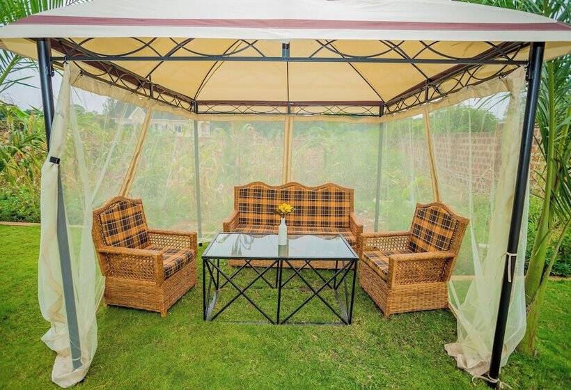 בית מלון כפרי Kilimanjaro Home Of Travelers