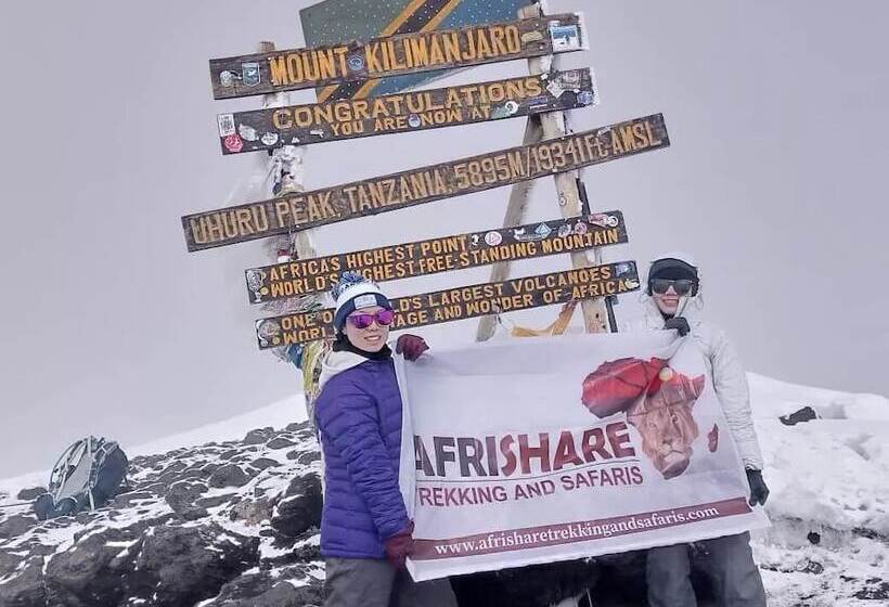 בית מלון כפרי Kilimanjaro Home Of Travelers